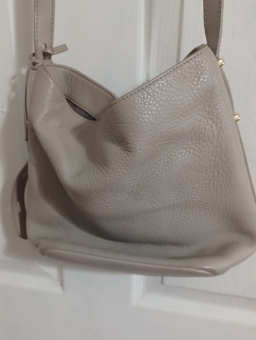 Vince Camuto Hobo7 Light Grey Pebble Neutral Leather Shoulder Bag Gray NWOT - Picture 9 of 10